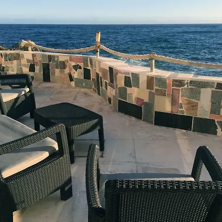 Spectacular Studio & Terrace Next To The Ocean Nyaraló