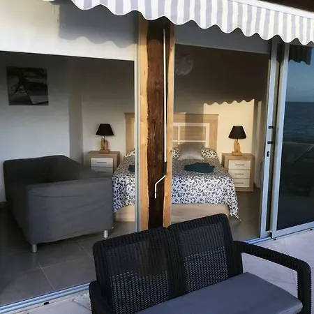 Spectacular Studio & Terrace Next To The Ocean